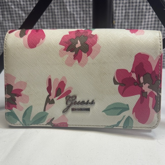 Guess Women's Floral Wallet - Pink and Cream - Picture 1 of 3